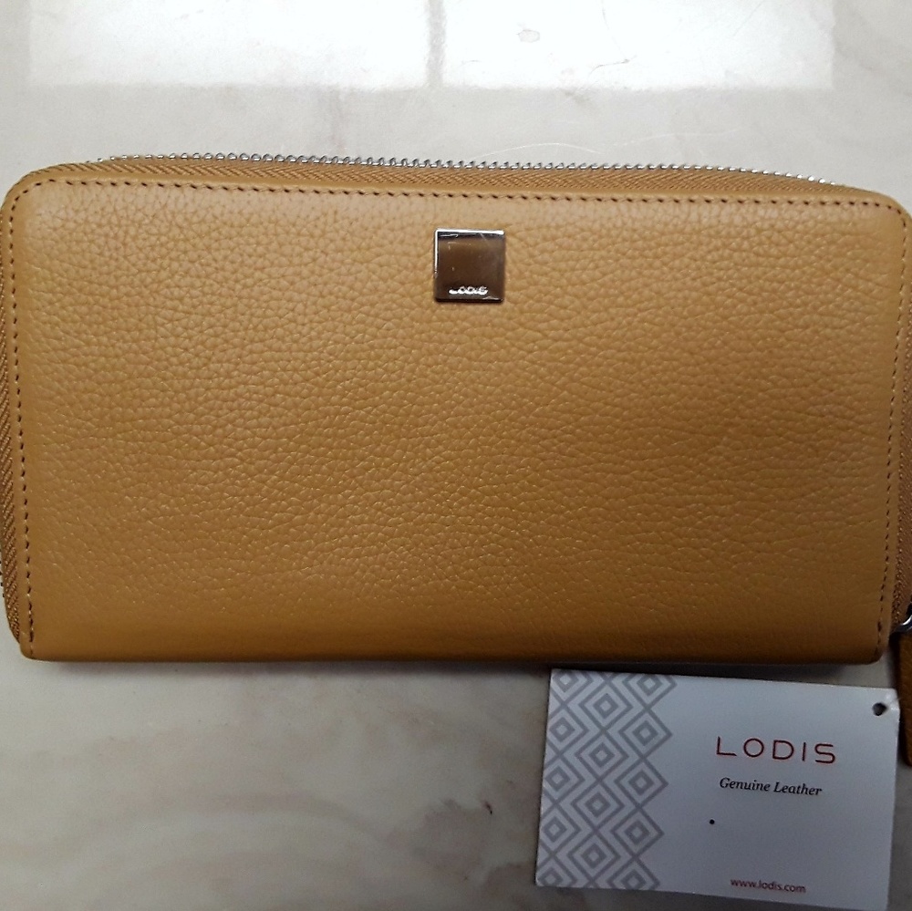 ❌SOLD❌NWT Lodis Wallet